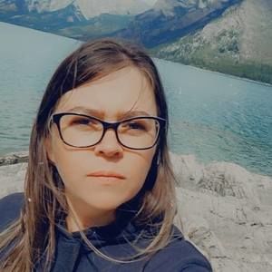 Meet your Posher, Cassandra